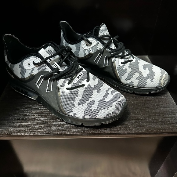 Nike Air Max - Digital Camo - Picture 3 of 4